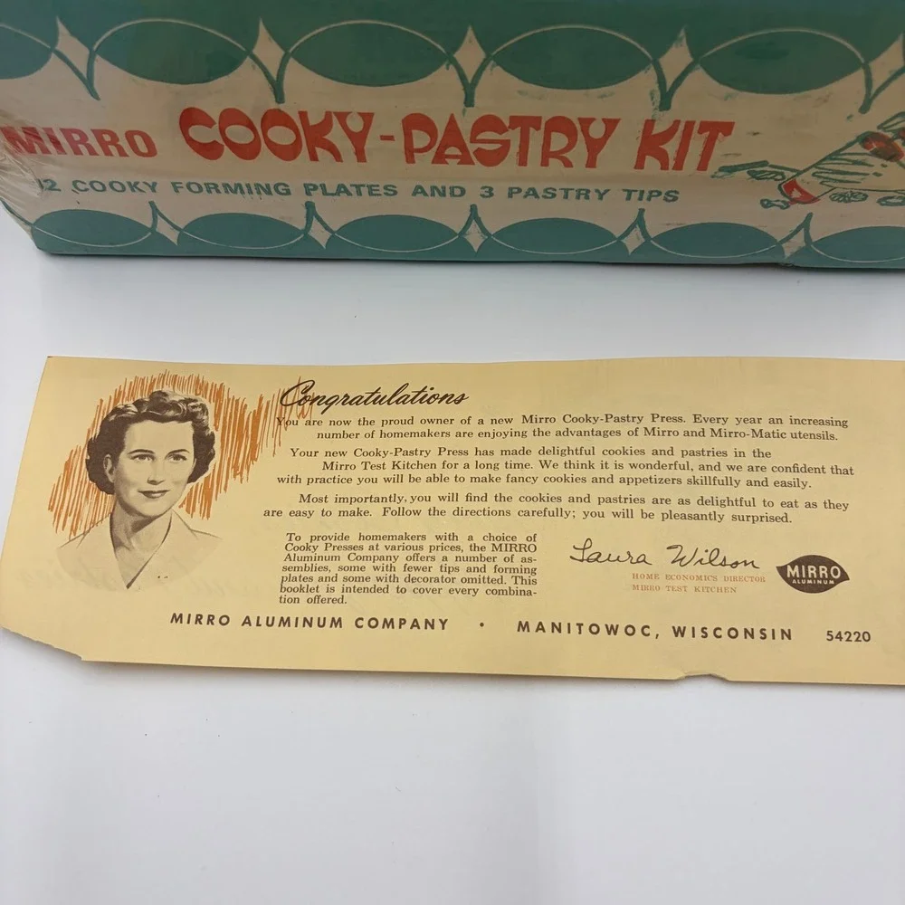 Vintage Mirro Aluminum Cooky-Pastry Kit 12 Plates 3 Tips Copper Accents MCM Box